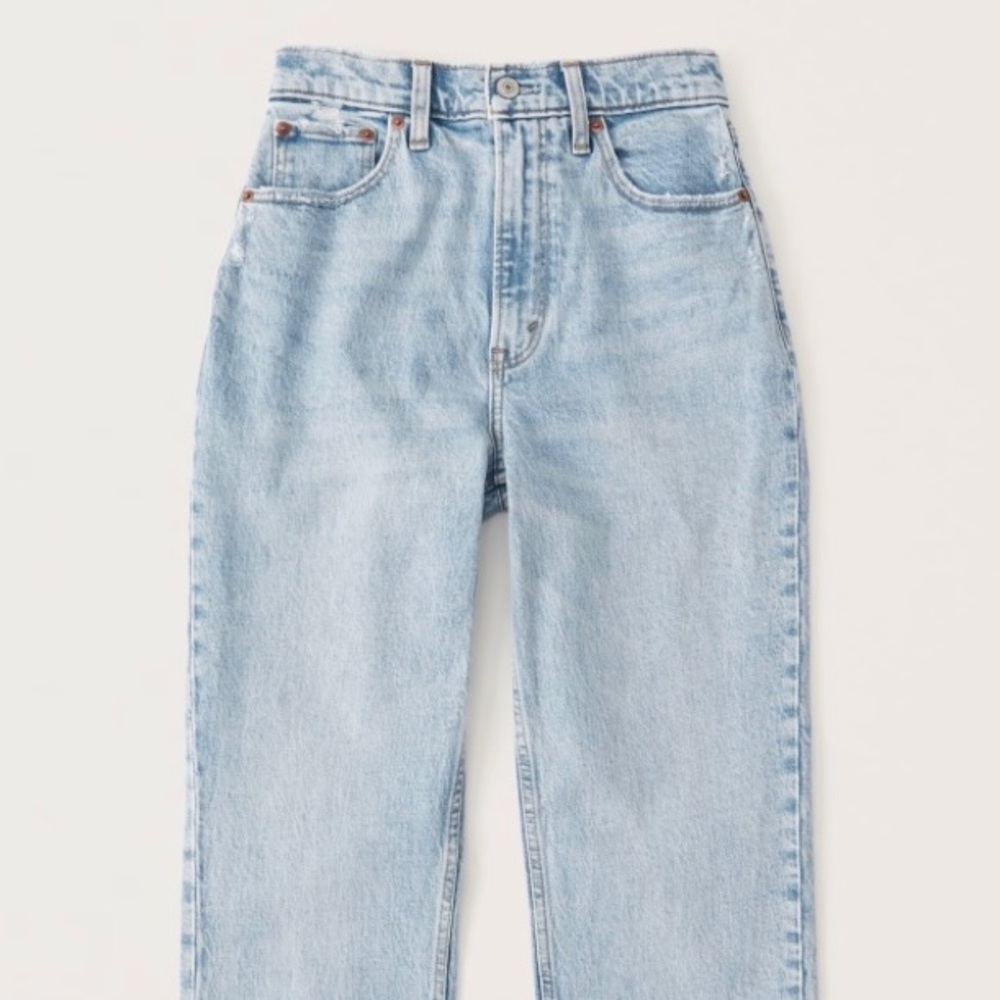 Abercrombie & Fitch Curve Love Ultra High Rise 90s Straight Jean
